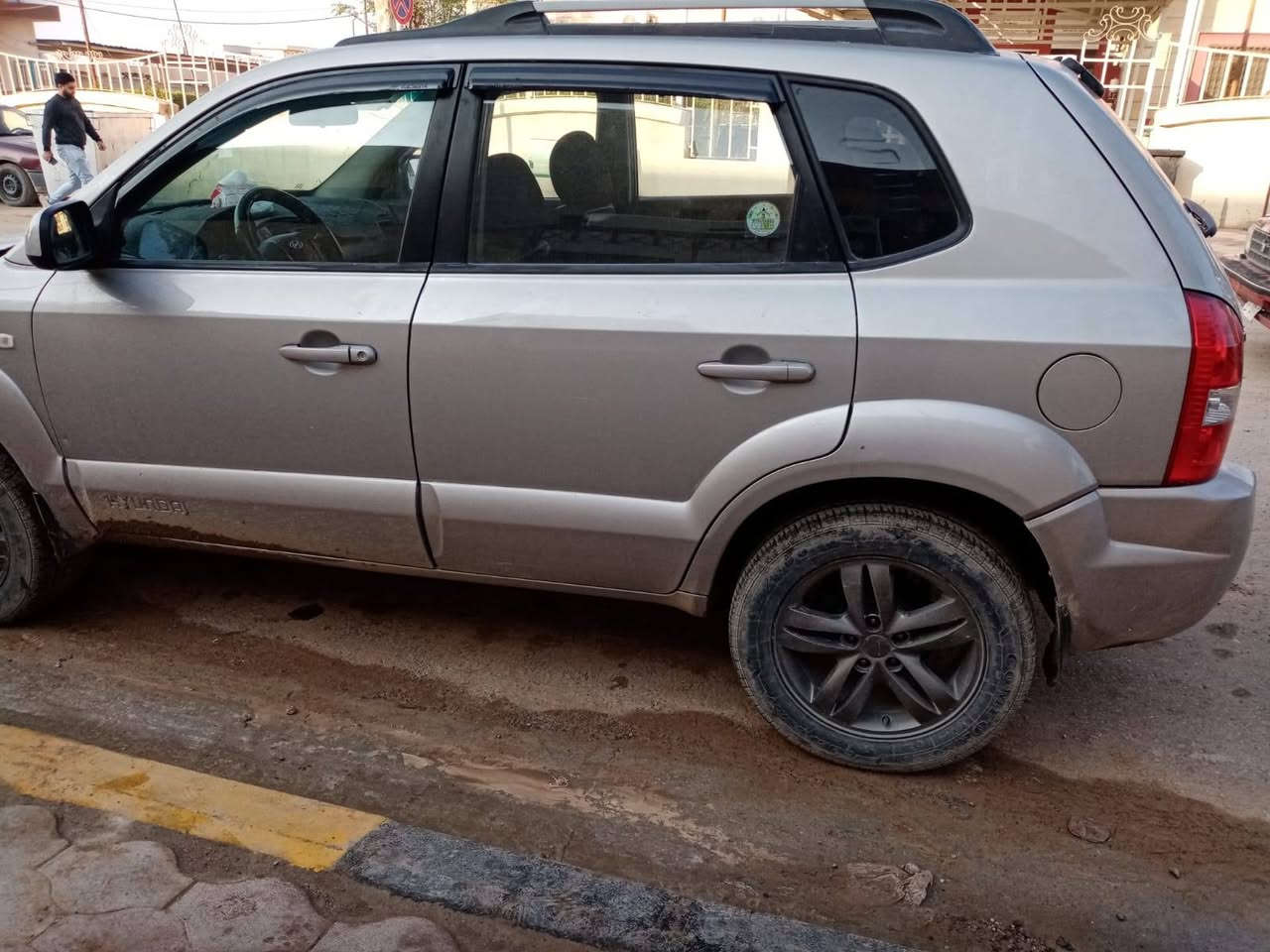 مكلف بالنشر... 
سلام عليكم ورحمة الله 
للبيع سيارة توكسون موديل 2009 اللون سلفر
رقم نينوى الماني سنوية الى غاية 2027 شرط التحويل 
مكفولة من كلشي صبغ بارد وتبديل(بدون حادث) 
مكينة مبدل مال كصة شرط لا صرف ولا نفخ
كير شرط
مواصفاتها فول 
تبريد بصمة 
شاشة ايباد 
كاميرا
فتحة سقف 
تحكم جهتين 
كشنات جلد 
كشنات هيتر
مرايات كهربائيّة
كابون بانزين موجود 
سعر السيارة 130 بي مجال للطيبين 
اي استفسار ثاني رقم موبايل صاحبها 
اسيا ***********
كورك ***********
