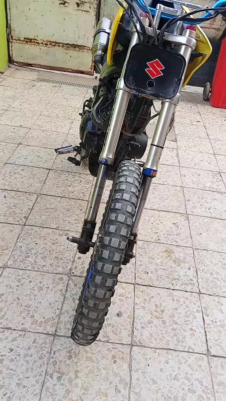 سلام عليكم دراجة نصيفة سعرهة 450وبيهة مجال كوت ***********
