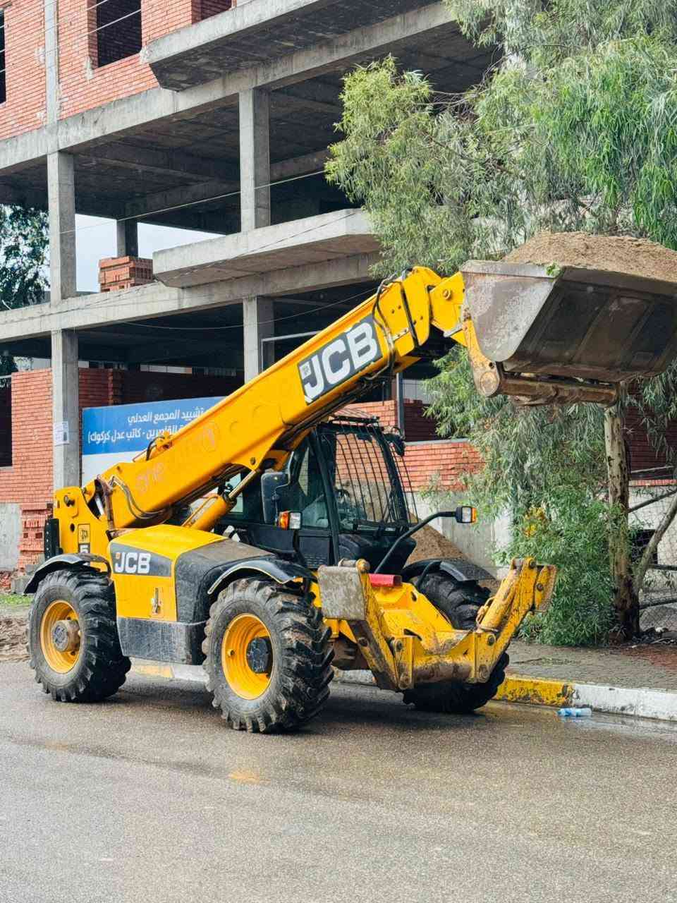 رافعه شفل جيسبي
موديل 2005 
مكفوله من كلشي 
ونضافه نفس الي بصوره
تخم تايرات جديد
سنويه جديدة
للستفسار ***********
