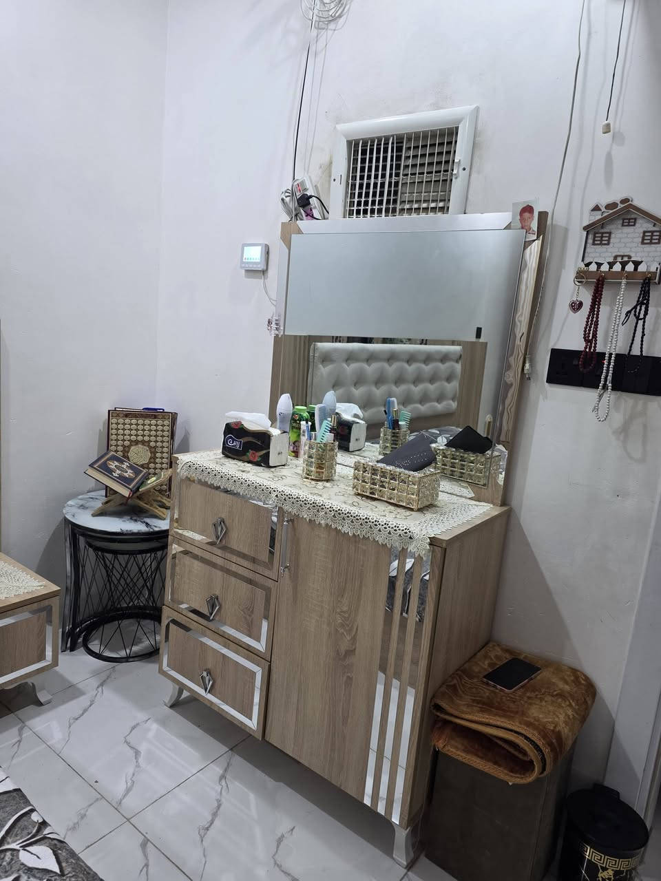 غرفه للبيع ب 350 وبيها مجال قليل وقنبقه حيل نضيفه للبيع ب 100 الشاري خاص


**إذا كنت صاحب هذا الإعلان وتريد حذفه لأي سبب، رجاءا أرسل رسالة إلى الدعم الفني**