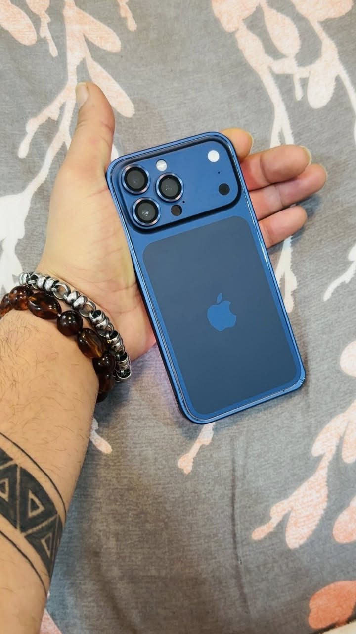 شاشه بيها خطين مماثرات مبدل بطاريه فقط 
بي تحويره مال 17  سعره 600 الف مكاني بغداد *********** واتس
