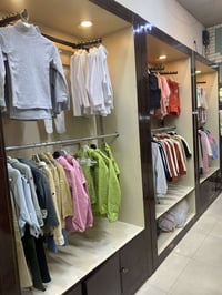 مرحبا هذا الديكور عندي للبيع  للستفسار 07818602026