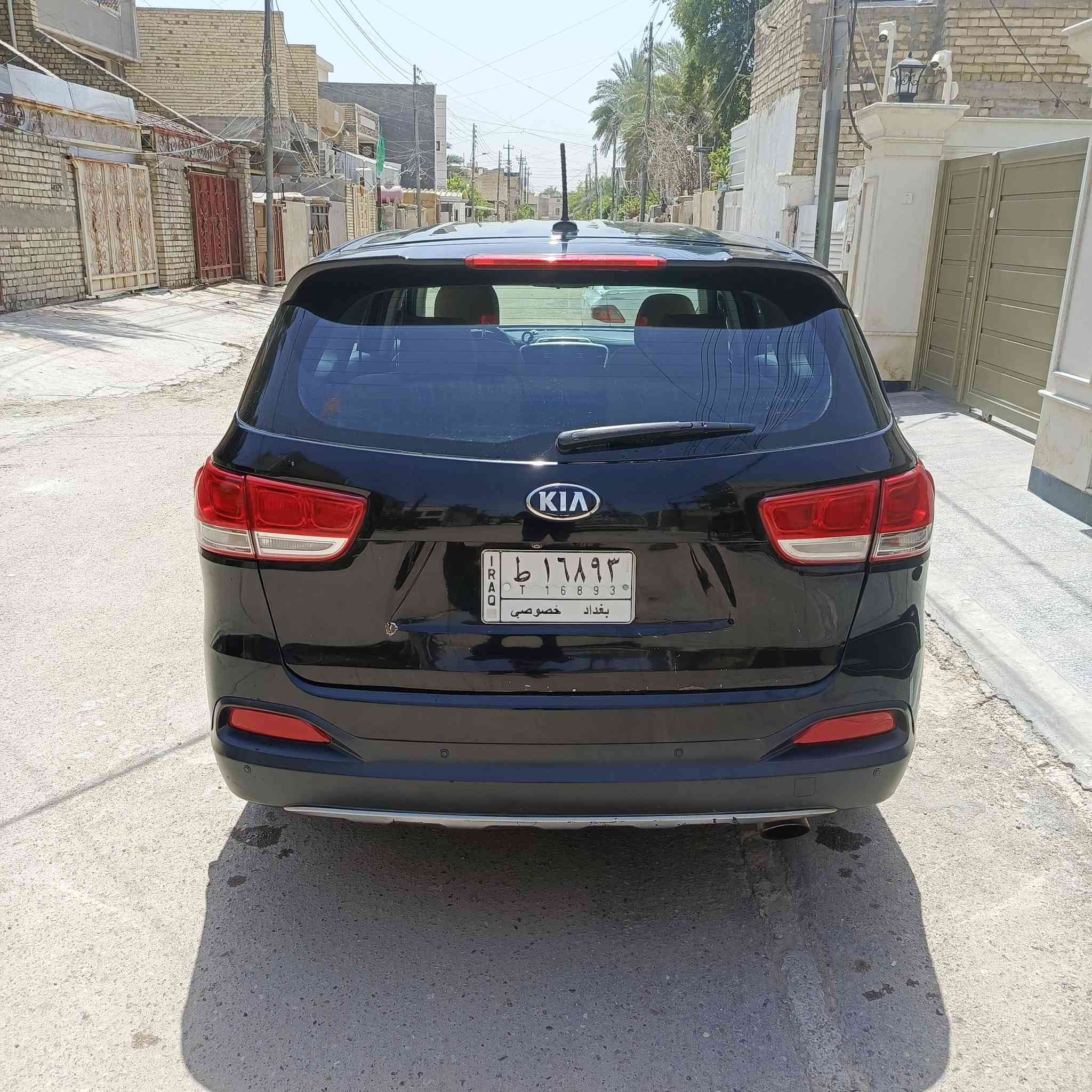 السلام عليكم ....
سورينتو موديل ٢٠١٨ وارد امريكي  للبيع ...السيارة باسمي ورقمها بغداد.
محرك السيارة بي صرف دهن .. صدر السيارة جيد والدواخل نظيفة جدا...الحادث الامامي والخلفي بسيط ولايوجد فيها أي تبديل وما طاك بيها اي واحد من الايرباكات وصور الحادث مرفقة مع المنشور وكذلك السونار.
5 راكب المحرك 4 سلندر جي دي اي
السعر المطلوب 135 ورقة $.
العنوان بغداد شهداء البياع .
تليفون *********** ابو محمد.
