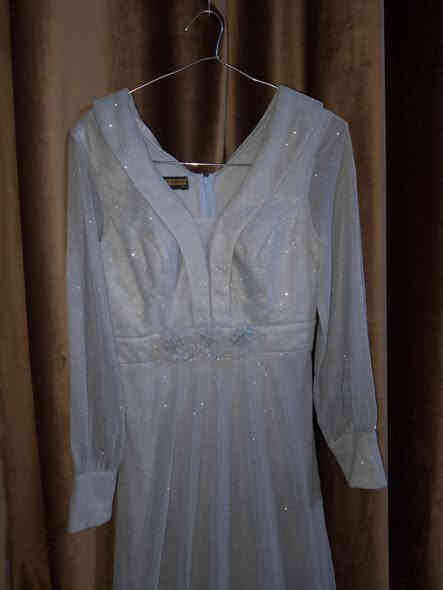 فستان مناسبات قياسه XL لونه سمائي
سعره ٢٠ رقم الموبايل ***********
