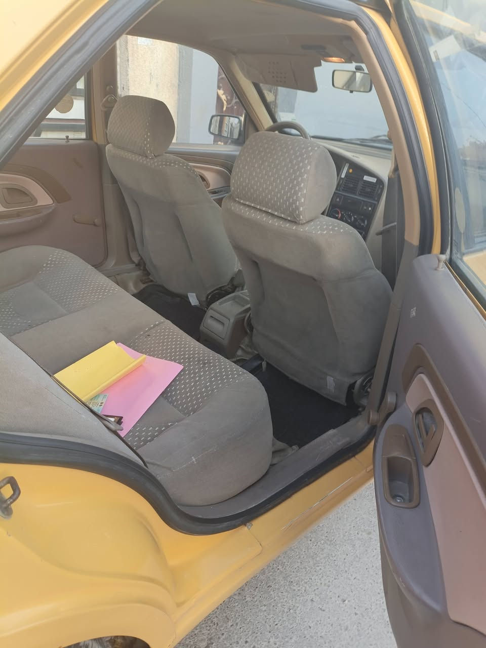 السلام عليكم
بيجو 405 2015 للبيع
بيها حادث موضح بصور
البور بي مشكلة 
السعر 37$ وبيها مجال
العنوان بغداد الامين الثانيه
رقم ***********
