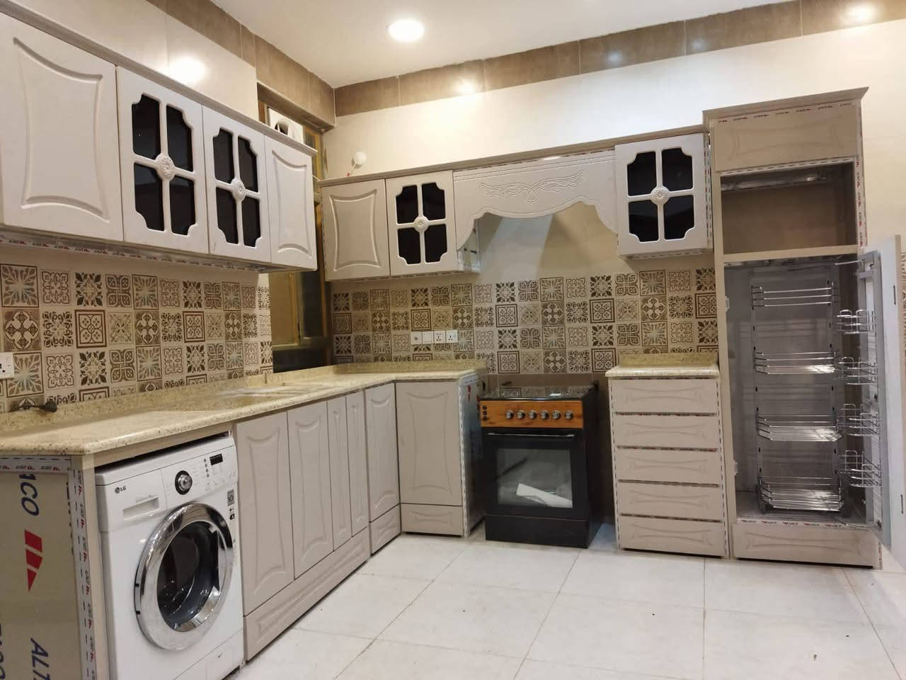 ✨ مطابخ كاونترات  تفصال حسب الطلب ✨

✅ هيكل ألمنيوم تركي قوي ومتين
✅ أبواب خشب GDF
✅ بليت سماكة 1 ملم
✅ ظهر الكاونتر بليت 0.5 ملم
✅ حشوة داخلية خشب
✅ سطح كوارتز أصلي طبيعي بجودة عالية

💰 السعر: المتر الطولي 550 ألف دينار فقط

📍 التنفيذ بدقة وضمان 10 سنوات
داخل بغداد فقط يشمل الشد والنقل مجانا 

للأستفسار تواصلوا معنا💚.


**إذا كنت صاحب هذا الإعلان وتريد حذفه لأي سبب، رجاءا أرسل رسالة إلى الدعم الفني**