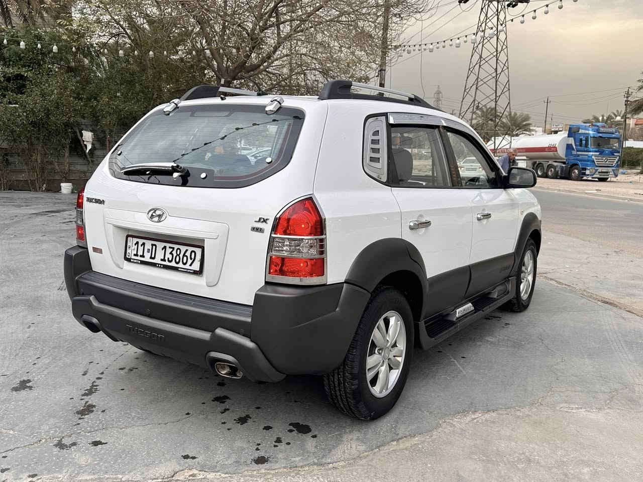 توسان 2009 خليجي مكفوله بدون صبغ
بيها مكانين بارد كلش قليل 
شاشه 
حساسات 
مكينه 2000
سياره باسمي 
ماشيه 165
مكان السياره بغداد حي الخضراء 
السعر 125 وبيها مجال 
***********
