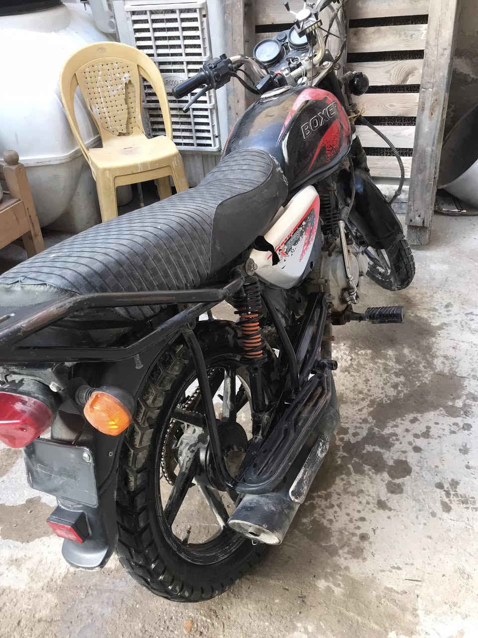 السلام عليكم دراجه بوكسر للبيع الدراجه يحتاجله تجفيت بس وعوج بصدر الدراجه والله العظيم مشتريها فوك المليون بس صار حادث وعطلت ومعندي اصلح واجفت وكلت ابيع لمهم السعر ب600 وبيها مجال قليل المكان بلبلديات اي استفسار ع هاذا الرقم ***********
