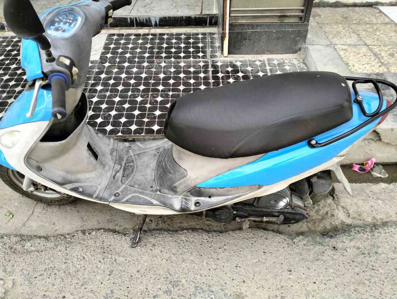 سلام عليكم دراجه كفاله عامه رمبه كلشي شغل بيه ب700وبيه مجال غير متواجد ع الفيس مكاني بياع  ***********
