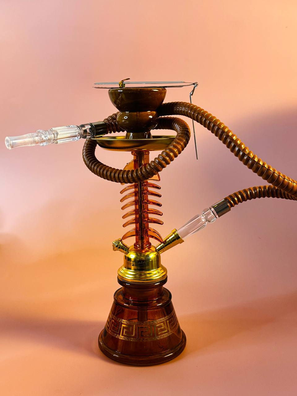 اركيلة فاخرة بتصميم أنيق وعصري

الارتفاع: صغير  (مناسب للطاولات والمكاتب)

جسم معدني متين
قاعدة سفلية مصقولة بتصميم زخرفي ذهبي

خرطوم مرن عالي الجودة
قبضة شفافة مع لمسة معدنية

رأس فحم معدني مع شبك علوي
توزيع ممتاز للحرارة

تصميم عصري مدمج
زخارف كلاسيكية تضيف طابعًا فاخرًا

💎 المميزات:
سحب ناعم ودخان كثيف
سهل الفك والتركيب والتنظيف
مناسب للاستخدام اليومي
ثابت وآمن بفضل القاعدة الثقيلة
مثالي للاستخدام المنزلي أو المقاهي أو كهدية فاخرة

متوفر خدمه توصيل لجميع المحافظات العراق 🇮🇶....


**إذا كنت صاحب هذا الإعلان وتريد حذفه لأي سبب، رجاءا أرسل رسالة إلى الدعم الفني**