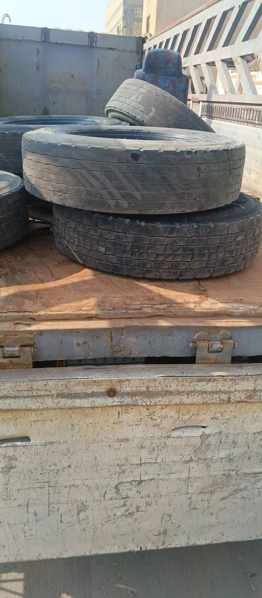 السلام عليكم تايرات ياباني حجم ثمانيه***********
