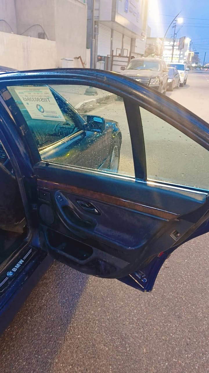 بي ام كاسحة موديل1995 كفالة كير مكينة تبريد تدتفة حدادية  جديدة ما عدة قاعدة الدبل يراد تبديل لون نيلي رقم واسط بسمي سعر65وبيهة مجال للشراي مكاني بصرة جزيرة ***********
