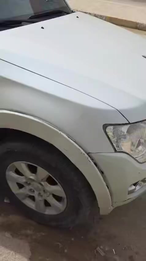 باجيرو 2014حبتور كفاله عامه سياره جديده وجاهزه برغي نقص مابيه كير محرك حداديه تبريد كله شرط ومعروفه مواصفات الحبتور اعلى فئه بلباجيرو سياره نضيفه ومكفوله لاصبغ ولا تبديل السعر 145مكانه الديوانيه رقمه بغداد انكليزي باسمي وهاذا رقمي 
***********
