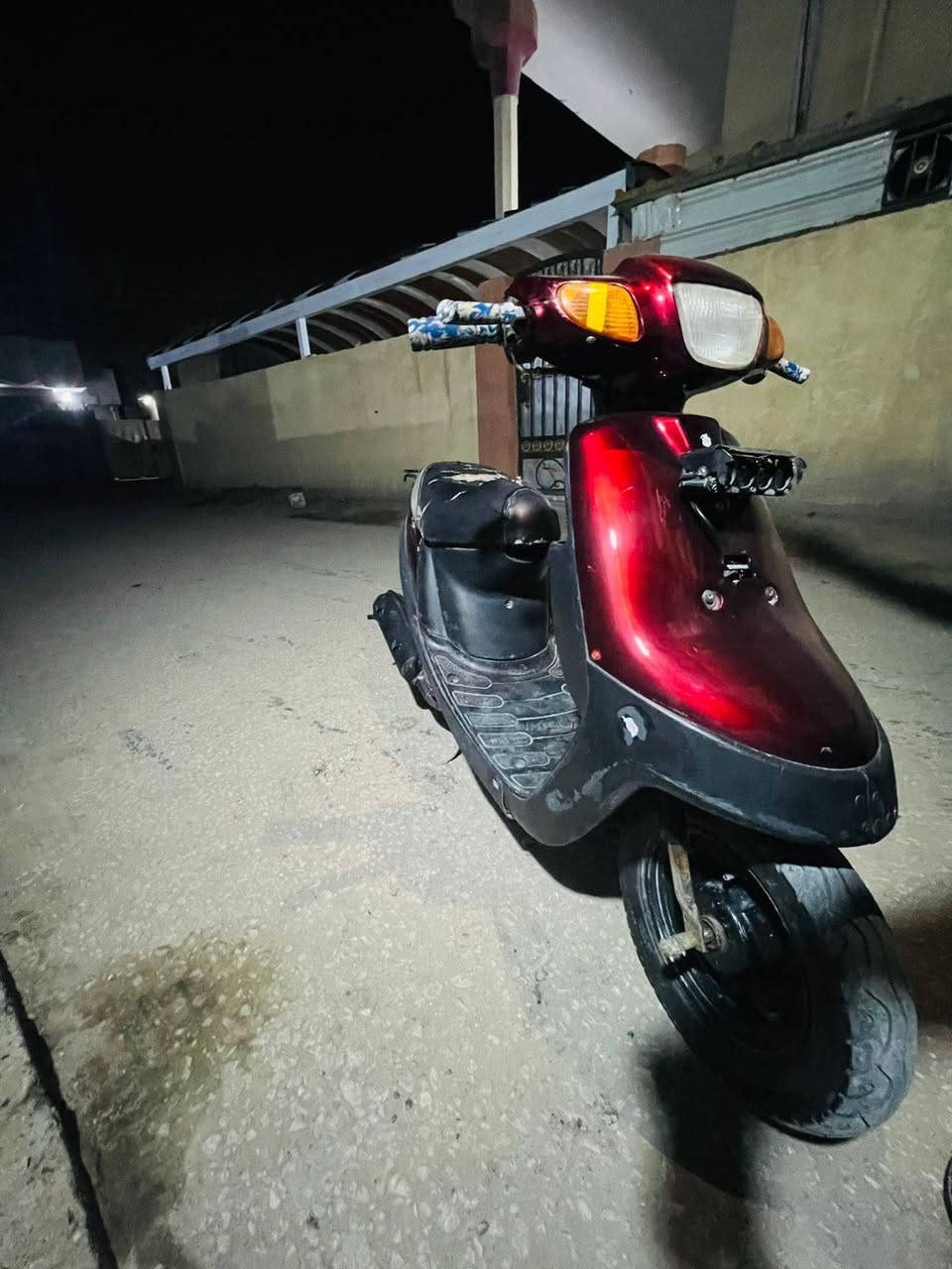 السلام عليكم للبيع دراجة ياماها سرع 60 
الدراجة نضيفة شوفت عينك 
نقص بس سلف + باتري، 
   تايرات نضيفة صالنصة جديدة 
بنزات و يدات بريك جديد  السعر 180 وبيها مجال  مكانهة الحصوة حي الانتصار 
الاستفسار  خاص. او ***********
