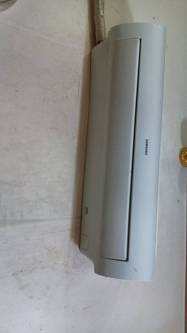 ‏‪***********‬‏ وتساب وتصال. محتاج افلوس
