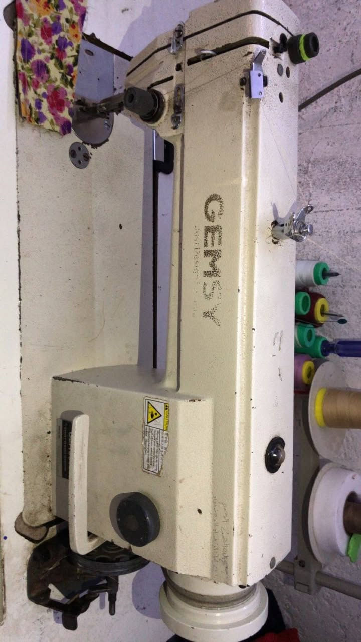 سلام عليكم مكينه جمسي نضيفه رايده 200وبيه مجال وهاذه رقمي ***********
