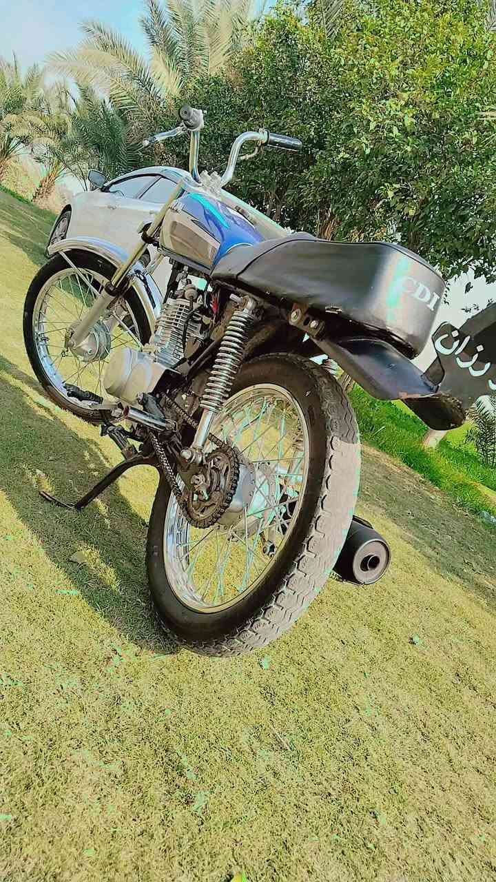 السلام عليكم
للبيع 
دراجه سيجي نامه 
تعميره 25 شاصي رفيع
محرك مبدل فقط ولفات 0.1
شغل درجه اولى 
الدراجه كلك كلك 
اكفلهة سرقه 
مكاني نجف عباسيه 
سعرهة 450وبيهة مجال 
مكلف بنشر 
رقم صاحبهة
***********
