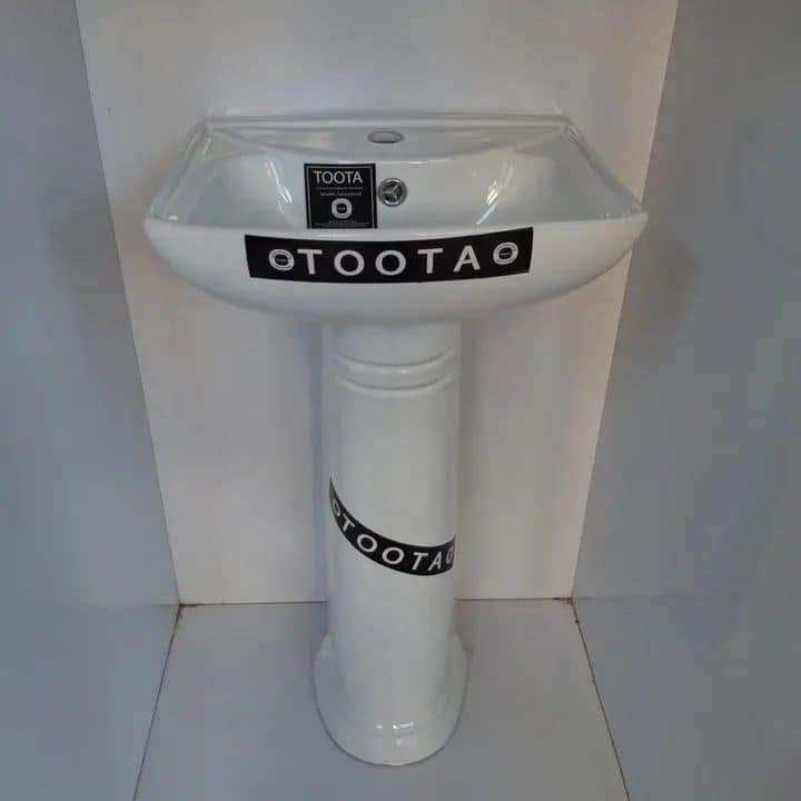 تعلن شركة جه نكين فرع بابل مغسله استاند ماركه توتا 
قياس 
60 سم
55 سم
45 سم
35 سم 
بابل طريق حله - دوانيه قرب بوابه 
***********
