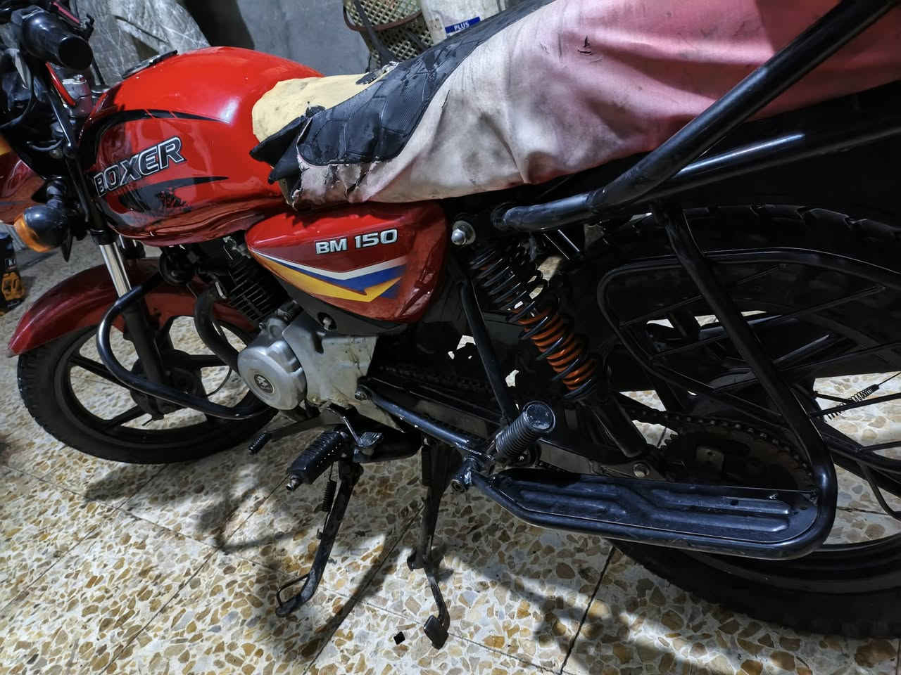 السلام عليكم بوكسر كلاسك موديل 2021 بنهايتهة رقم بغداد ب اسمي تحويل شوكت متريد الدراجة خير من الله بنفس الوقت اطلع لشغل بيهة ابد ما يوم وكفتني بشارع الله شاهد الدراجة كبل لشارع بيهة نقص نواعم شي بسيط سعر الدراجة 1600 وبيهة مجال ان شاء الله واتساب ***********
