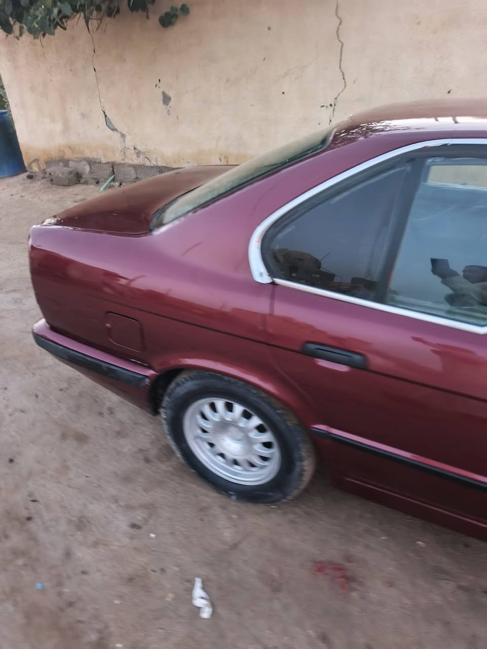 السلام عليكم ورحمة الله وبركاته  من رخصت الدمن الكروب بيم البيع نضيفه1991 كير محرك صويات مكفوله مراوس سياره حسب القناعه يسياره راوس  وبيع بيع العنوان المجف الحيدريه السعر50 الستفسار كثر رقم ***********$***********
