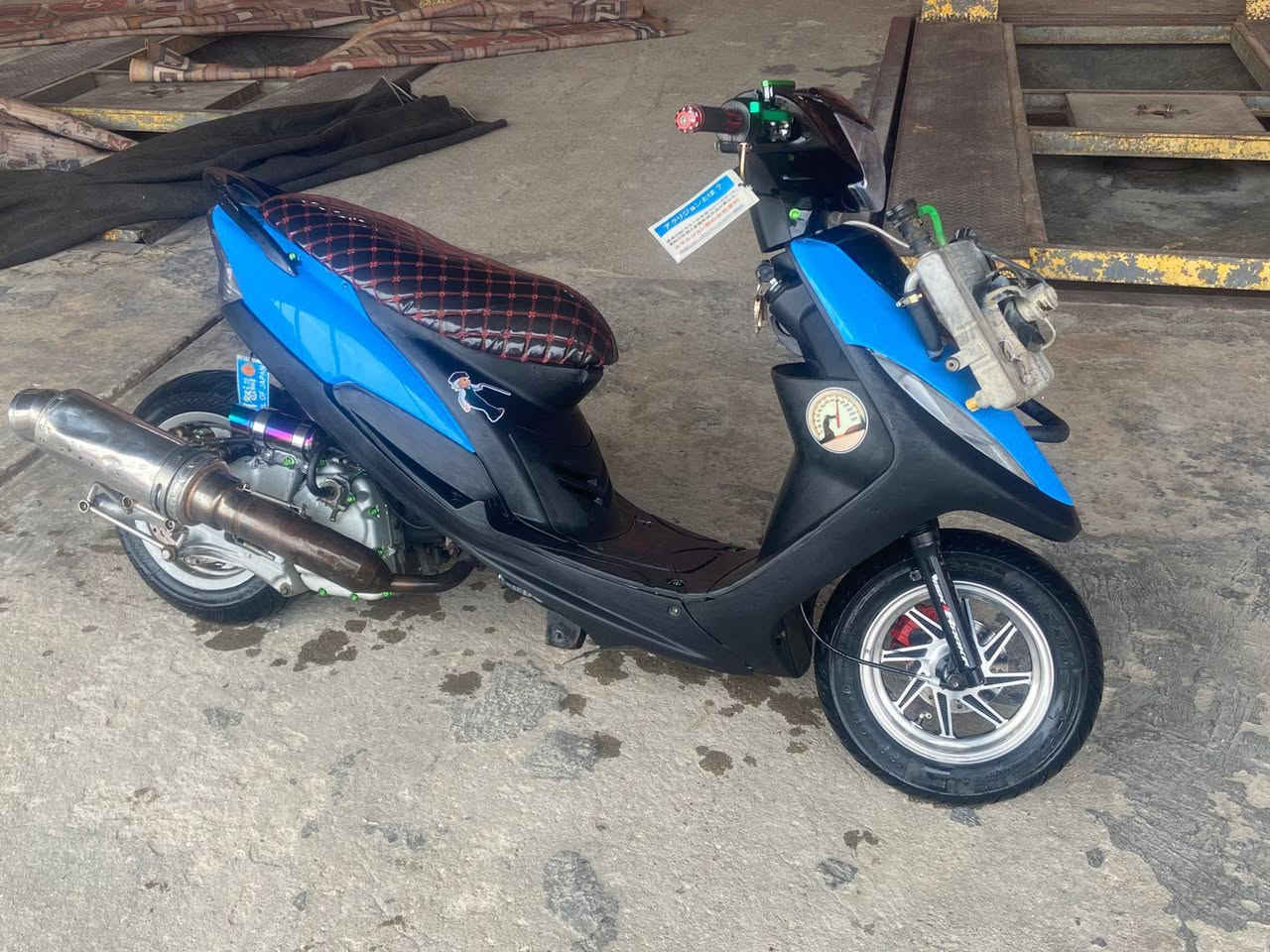 ما شاء الله
سلام عليكم شباب دراجه ماكس عدله مزوده تزود مال جناي محوره مكينه مال ماجسته دبل رون ال 180ذبهن كلهن دراجه شلعه ومعدل دراجه رائده 12ورقه مكان بل سكان الاصناعي


**إذا كنت صاحب هذا الإعلان وتريد حذفه لأي سبب، رجاءا أرسل رسالة إلى الدعم الفني**