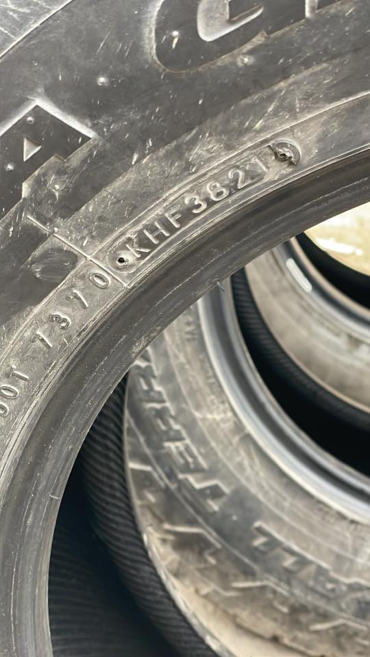 ٥ تايرات نيتو امريكي اصلي 265/70/17  القياس البلادي مال فورنر وهذا التخم جان بسيارة فورنر ٢٣ يشتغل كل الظروف  سيتي مدينه واوف رود
والي عنده نيتو يعرف شداسولف 

يعني وحيف ماكو وطسه ناعمه واوف رود حلو

تريد تعرف تفاصيل اكثر  اتصل (***********)
