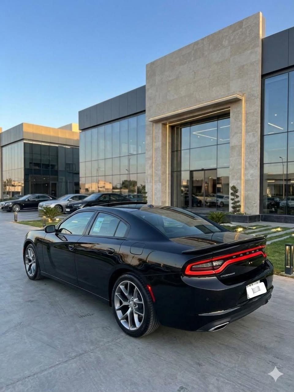 سلام عليكم ورحمة الله وبركاته سياره للبيع تفاصيل كامله
 1- النوع . دوج جارجر 
2-الموديل.  2021
 3- الفئه. sxt plas
 4- حجم المحرك. 3.6
 5- حالة المحرك والكير-مكفول من الفتح والتبديل
6-الحادث:_دعاميه اماميه وبالعراق صبغ جاملغات خلفيه طخه بسيطه 
 7- المسافه المقطوعه :- 51 الف مايل حقيقي
____________________________
الموصفات :_sxr بلاص فول الفول

 1- سلايد(فتحة سقف)
 2- كشنات جلد
 3- بصمه تشغيل
 4- ستيرن تدفئه
 5- شاشه كبيره
 6- كامره خلفيه
 7- حساسات خلفيه
 8-تدفئه تبريد كشنات
 9-مري قلاب ويه البك
 10- ميموري خزن وضع القياده للسائق

رقم بغداد هزه سنويه جديد تحويل مباشر
اللون اسود كشره سليم من الخدوش والتكحيلات فقط تكحيله بسيطه بالجاملغ الامامي بولش حمام مسويله قبل سبوع تخم تاير وويل مصار يومين من شديتهن جدد يعني لسياره جاهزه من كلشي مابيه اي نقص ولااي مصرف 
السعر :- 22500$ يعني 225 ورقه
للاستفسار *********** اتصال+واتساب فقط غير متواجد ع الفيس
لعنوان / بغداد حي الجامعه او حي العامل
