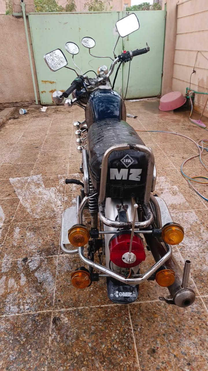 السلام عليكم اخواني دراجه للبيع بدون سنويه سعرها 750 بيها مجال بسيط مكلف بنشر هذا رقم راعيها *********** عنوان ديالى خانقين تحياتي للجميع 🌹
