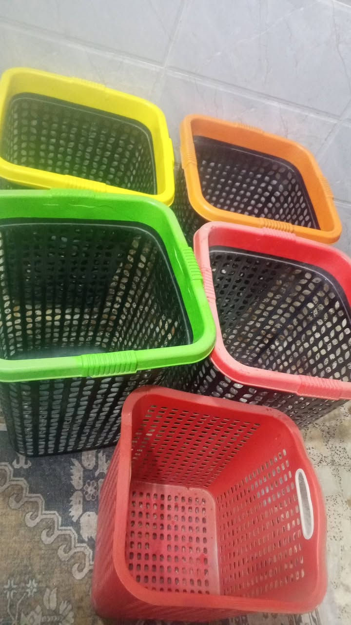 سلات اصليه بس الخضره بيها شويه كسر الي فوك جديدات كلهن اريدهن 15الف مكاني سعب ع سده


**إذا كنت صاحب هذا الإعلان وتريد حذفه لأي سبب، رجاءا أرسل رسالة إلى الدعم الفني**