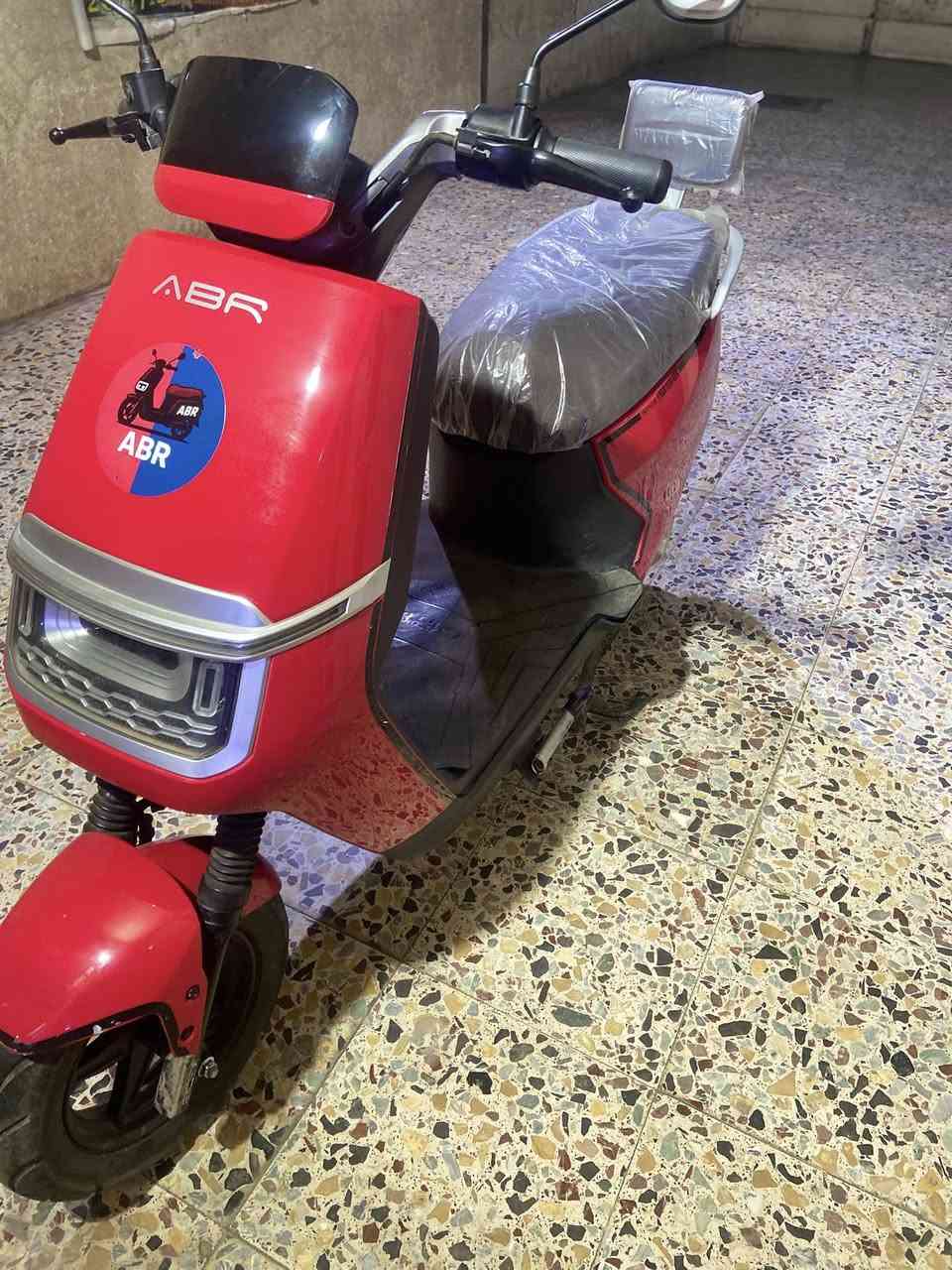 سعرها ٦٨٠ وبيها مجال قليل مكاني بغداد حي العامل رقمي 
***********
