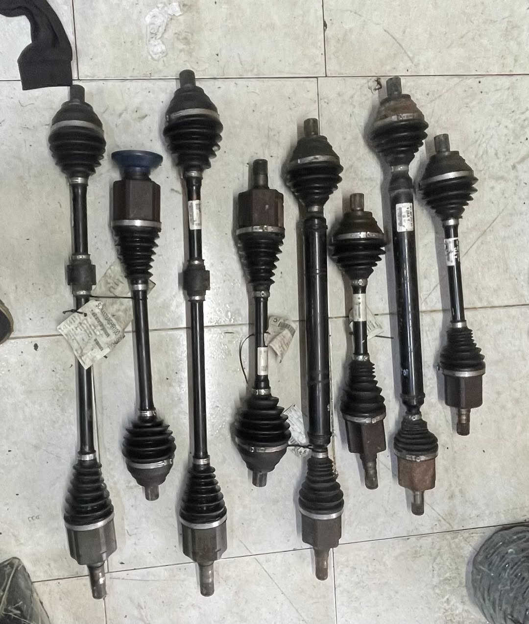 ***********
السلام عليكم 🫡 
يتوفر لدينا اغلب قطع غيار سيارات الفولكس واكن 
العنوان اربيل صناعة الشمالية 
يوجد توصيل 🚚 جميع محافظات العراق #جيتا #باسات #تاوس #تيكوان #اطلس
