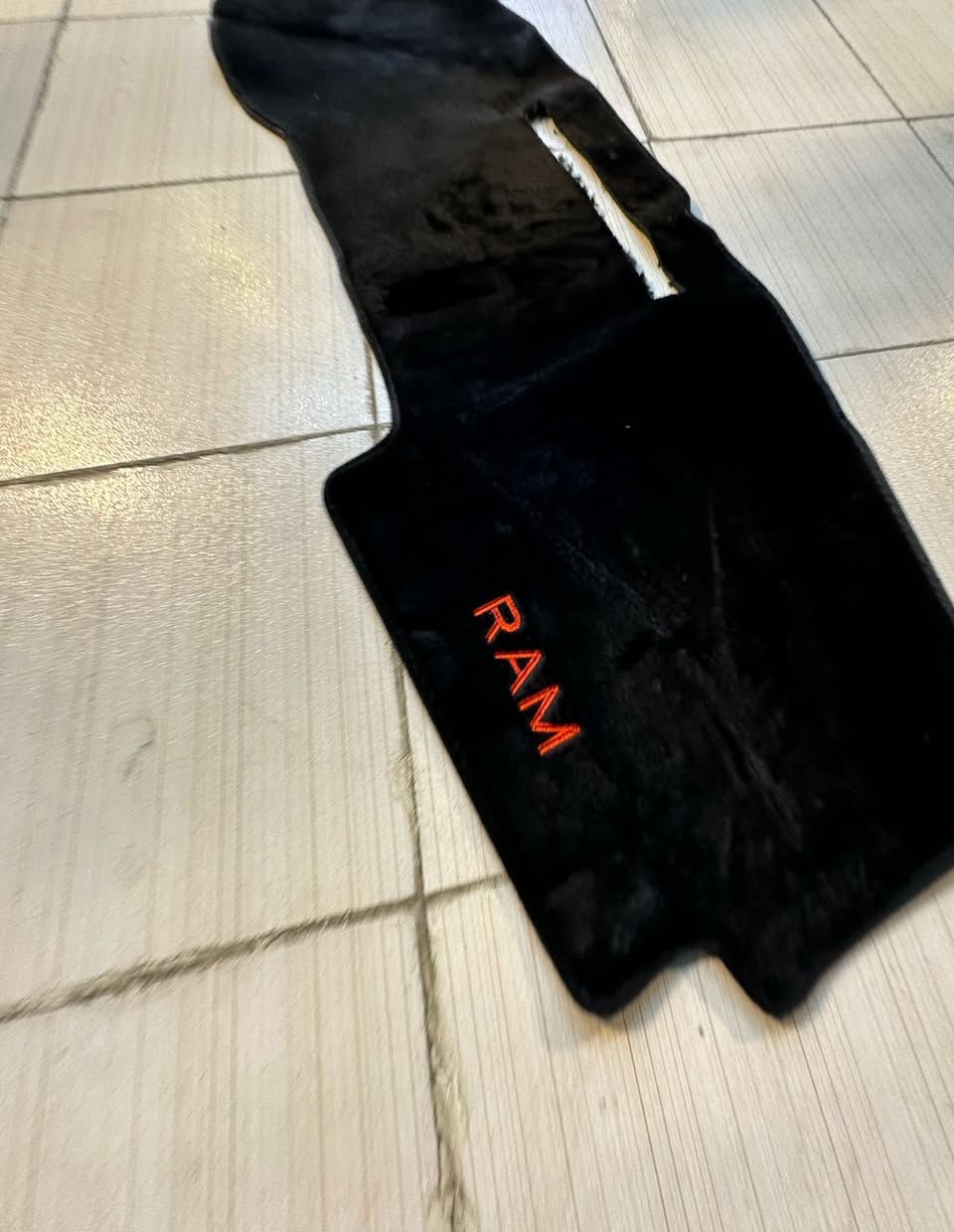 السلام عليكم من رخصة الادمن
متوفر كماليات رام 
✅غلاف دشبول
✅كفر بصمة 
✅بردات كويتي تعتيم 💯 
للاستفسار ***********📞📞
