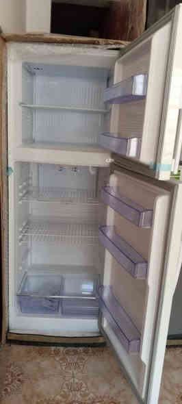 السلام عليكم زبائننا الكرام 
توفرت ثلاجه توسوت  حجم 28 قدم 
السعر 360الف شامل اجور التوصيل داخل ميسان 
ماطور نحاس الجي ضمان سنتين 
فريزر خارجي نضام تجميد غاز 134 امن  ويتميز بتبريد عالي الكفائه 
شبكه خارجية 
الارتفاع 195
عرض 70 للطلب والاستفسار مراسلة الصفحه او الاتصال ع الرقم 
***********
