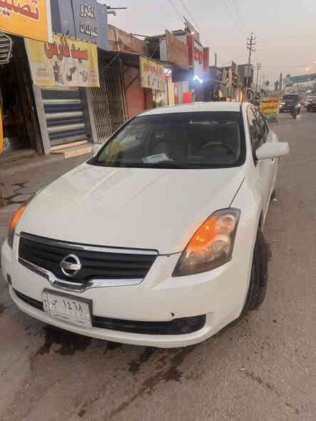 نيسان التيما.2009 مكينة 4 سلندر السيارة نضيفه  مكينه مكفول وكير مكفول كشنت جلد شاشه السيارة منضومت زنون ومنضومت تبريد جديده ابيع شرط التحويل                                         
 السعر 83بيه مجال بصيط 
***********
