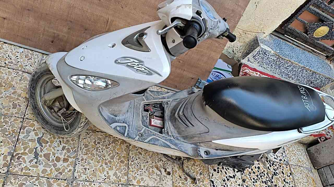 دراجة ماكس قجمه للبيع نضيفه كامت بسبب دهن ونكلبت بيه ما بيه شي بس الكفر مالت الايت مكسور ومحتاج اريد ابيعه مضرر
سعر 690 وبيه مجال عنواني البصره الدراجه رمبه بس ما مغسوله دراجه تخبل تجي وتفحص ما مفتوحه ابد ***********
