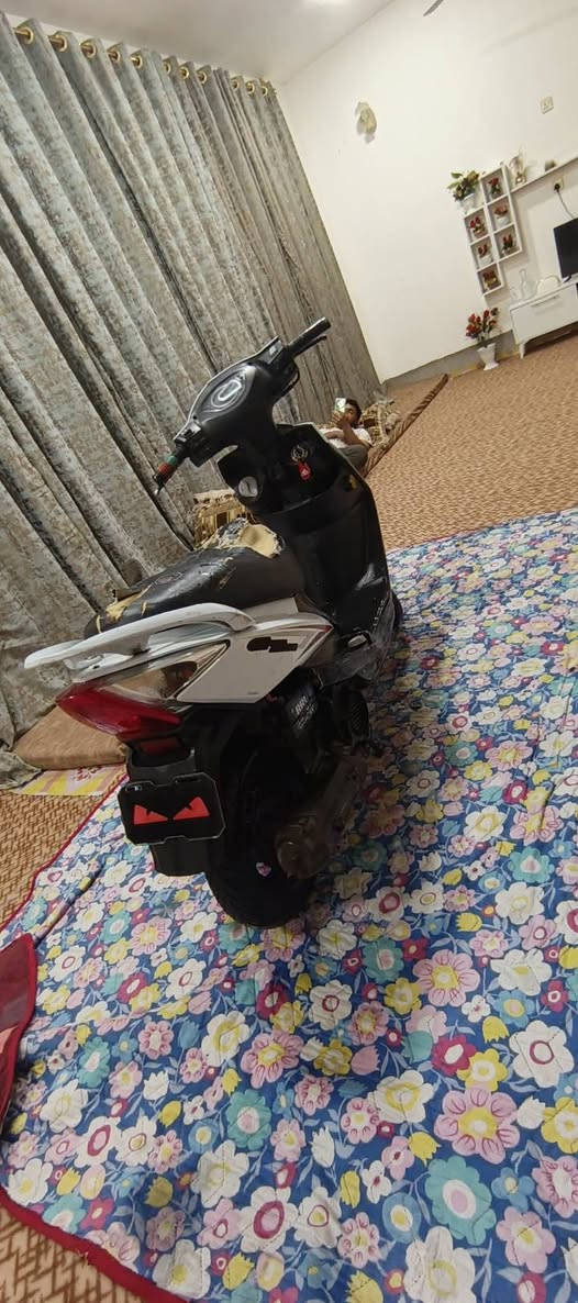 دراجه للبيع مكان ابو غريب الشهداء سعر 300    *********** واتساب
