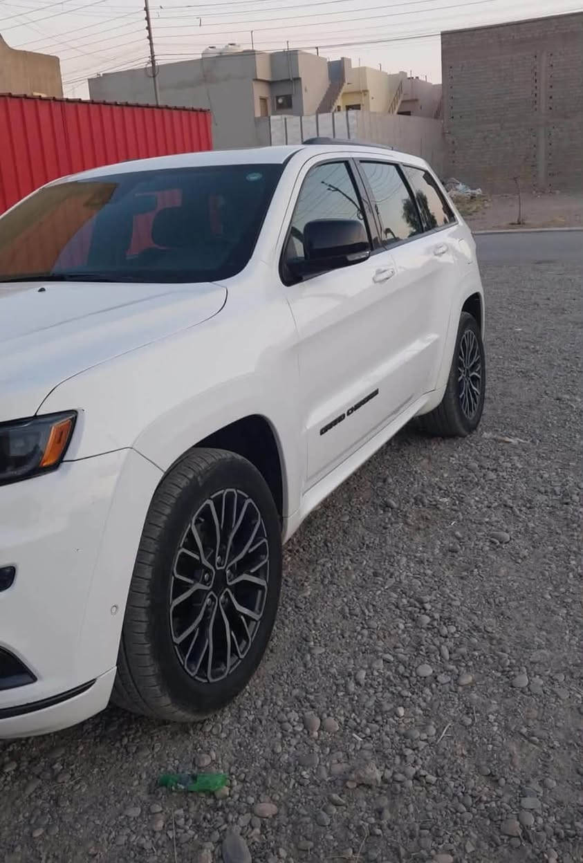 Jeep s
فوول فوول بيدون صبوغ
موديل 2020
مواصفات امريكي
صعر $310بيها مجال 
*********** whatsap
