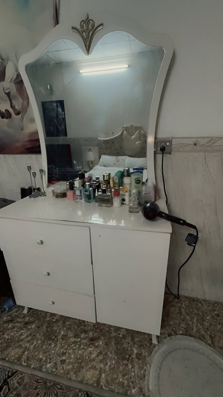 غرفه نوم للبيع قطعه5  السعر200 وبيها مجال.      ‪ 0785 695 4857 
العنوان اربيل هولير نوي‬
