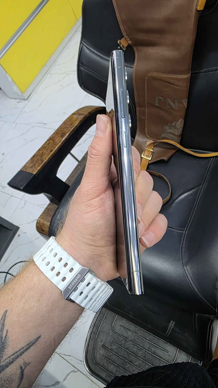 Samsung Galaxy S23 Ultra Ram 12 | 256Gb
جیبال
98% خاوێنە 
بێ ئەشیایە
مشتەریت چات بکە یان تێل بکە
0772 649 8089 السليمانية, العراق
