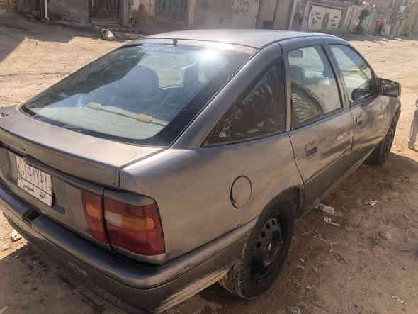 السلام عليكم للبيع اوبل مديل 91 محرك 200 بيهه خيط بخار السياره شوف العين حلوه مال شغل مداور شوكت متريد السنويه منتهيه بال21 رقم اللماني 
السعر 21 ورقه اوبيهه مجال
مبايل ***********
