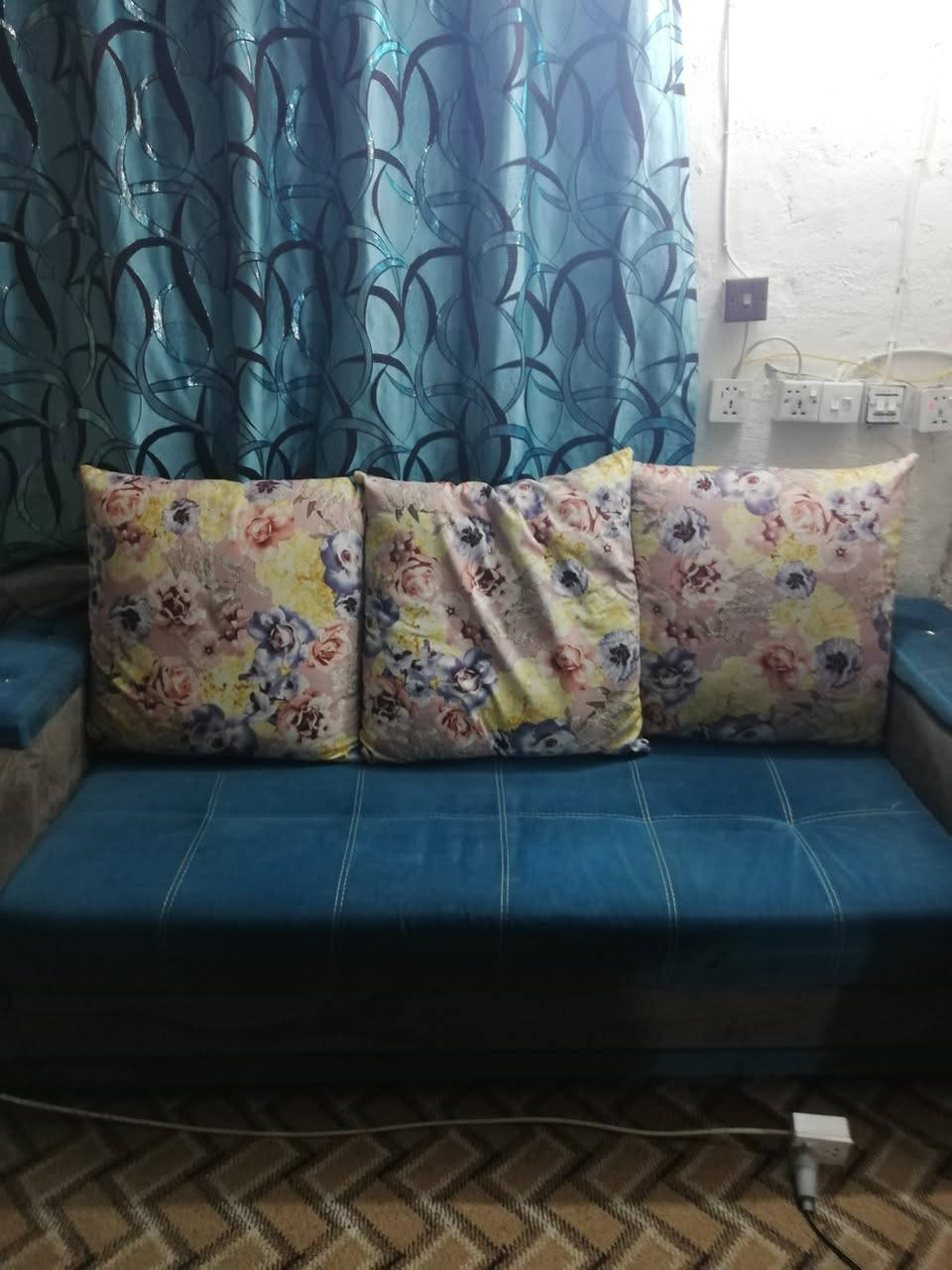 تخم ٢ قنفة كبيرة و ١ قنفة صغيرة و ٢ كراسي


**إذا كنت صاحب هذا الإعلان وتريد حذفه لأي سبب، رجاءا أرسل رسالة إلى الدعم الفني**