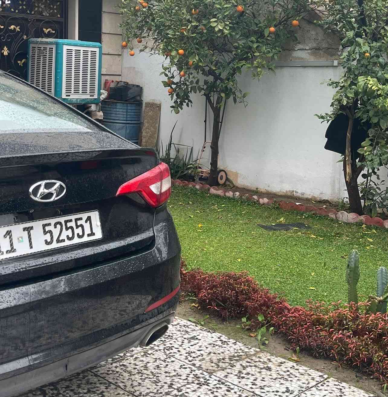 سوناتا 16
وارد امريكي حادثها بسيط موضح بالصور
بالعراق هنا صار بيه بابين كلير 
محرك 2400 gdi
شاشة كبيرة كامرة خلفية
رقم بغداد 
السعر 115 وبيه مجال 
بيها تنقيص دهن
العنوان بغداد الكرخ
***********
