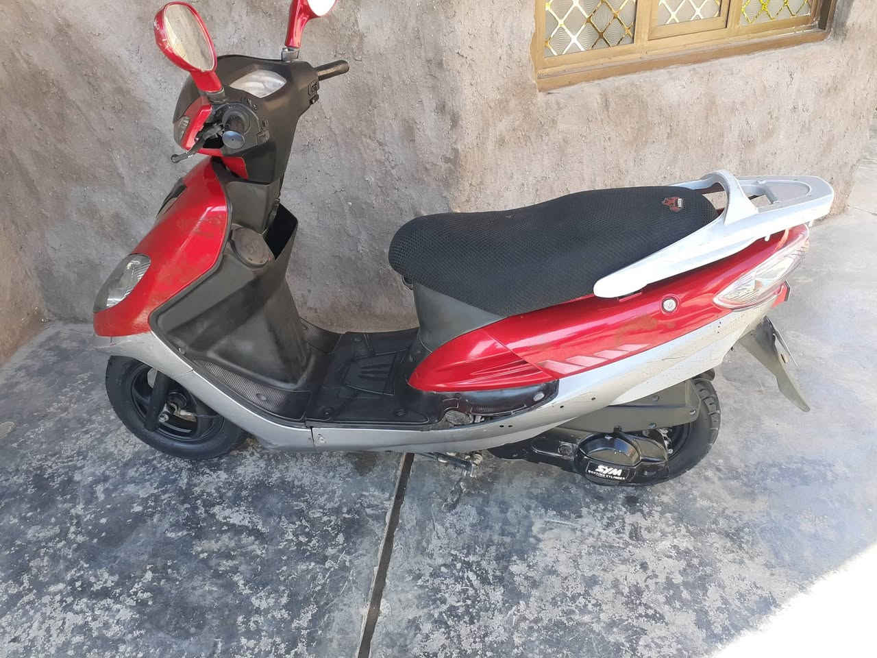 من رخصة الادمن
دراجة سايم ابوعيون للبيع 
شغالة وجاهزة محرك واكسل مقفولات
نشاط جدا تمام كهربائيات شغالة الكشر
كما موضح السعر 500وبي مجال للشراي 
للاستفسار الاتصال ***********
