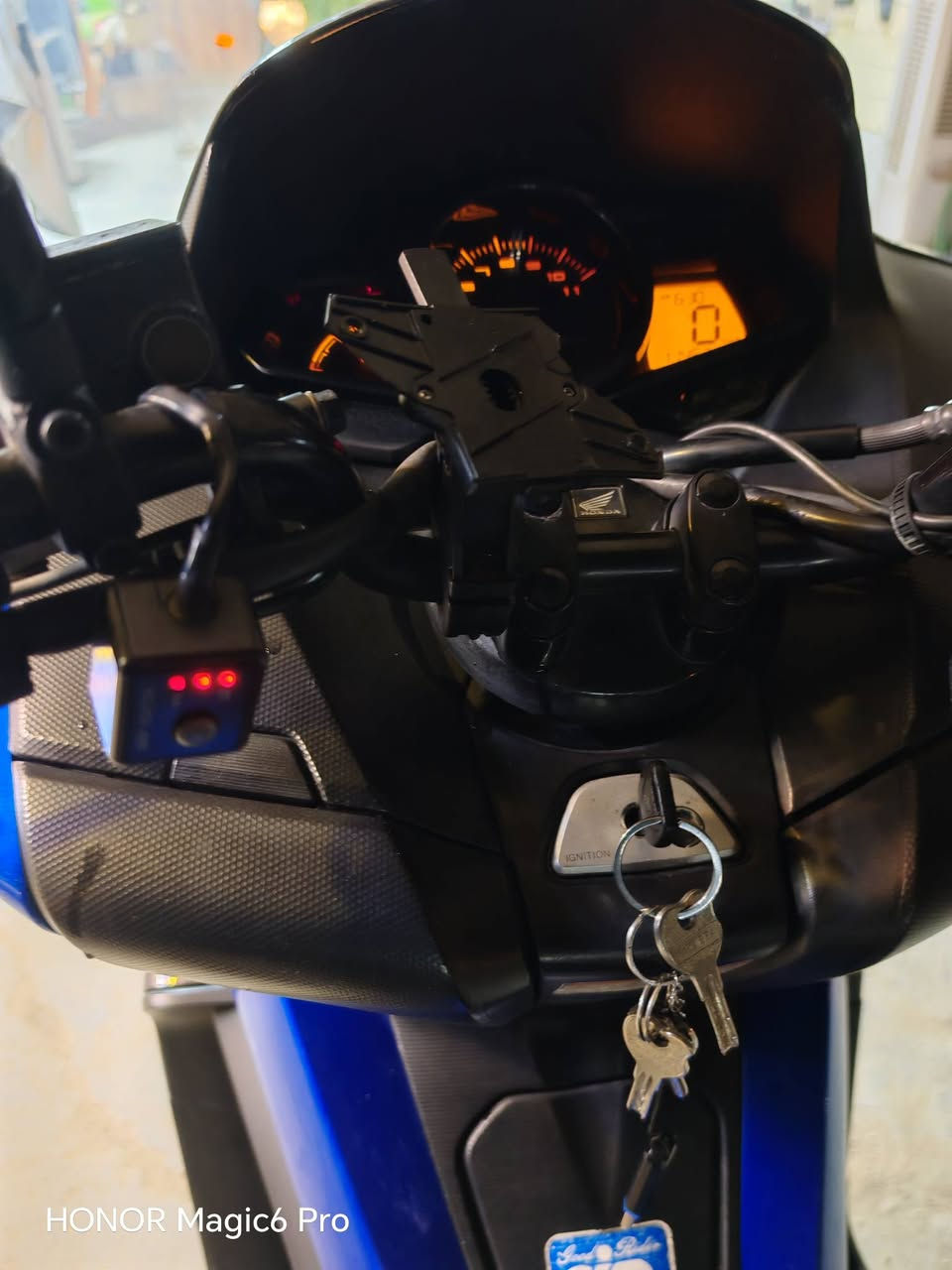 دراجة مناقصهه اي شي على ايدي منزلهه رمبة ماشيه 11 الف حقيقي بانزين محسن دهن موتل اصلي مال جناي يدات تدفئة دبلات مزودة مال يابان  سويجات 2 وياهه تشغل وتطلع متخسر عليهه ولاربع
*********** بغداد الحسينية
