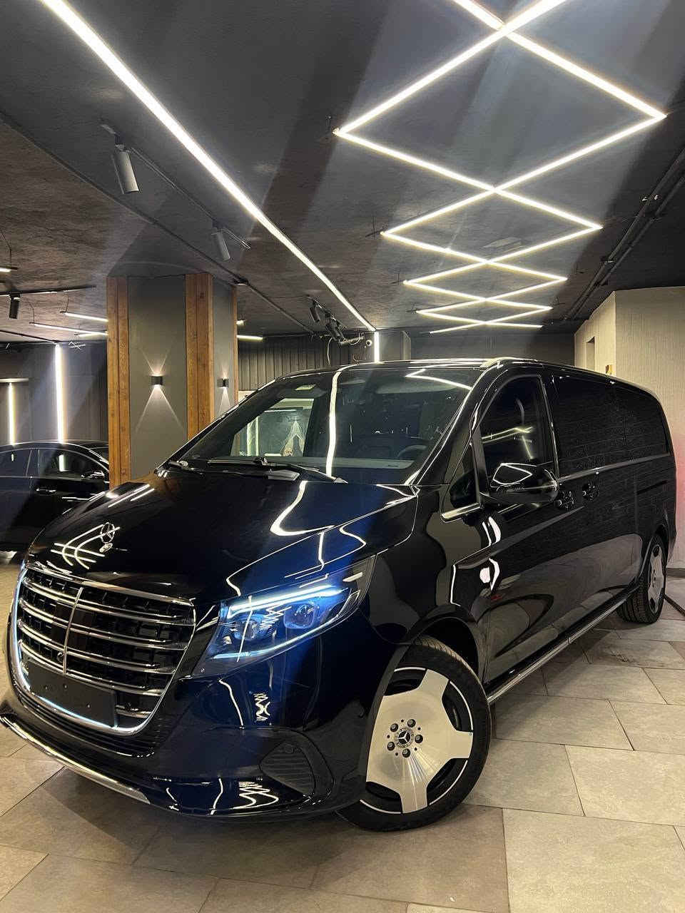 Mercedes V300 
Exclusive LWB
Model 2026
Zero
2000Cc 
237Hp
9-Speed Auto
Electric Doors

كراسي تسخين وميموري 
امبينت لايت 
سماعات برومستر 
جنوط 19 انش 
كاميرات 360

لون اسود فرش اسود 

السعر : ممتازه جدا ❤️❤️


**إذا كنت صاحب هذا الإعلان وتريد حذفه لأي سبب، رجاءا أرسل رسالة إلى الدعم الفني**