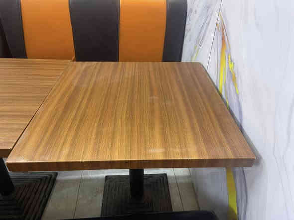 للبيع – كراسي وميوزه بحالة ممتازة

• ١٣ كرسي نفس الموجود بالصورة
• ٧ قنفات (موديل مطابق للصورة)
• ميوزه كبيرة عدد ٦ – القياس 120×70
• ميوزه صغيرة عدد ٣ – القياس 80×80 (مربعة)

السعر: 1,350,000
السعر قابل للتفاوض

للتواصل: ***********
