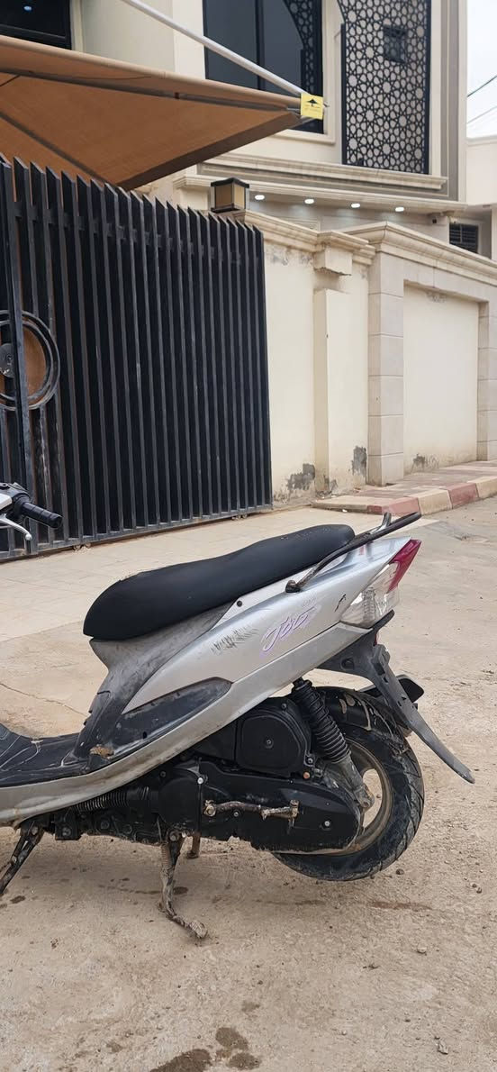 ماكس منغولي ما مفتوحه
السلام عليكم 

دراجة ماكس منغولي كفالة عامة
 ختم واحد ويه المكينه دراجه بلادي من طول لطول
مكاني حله شارع 80/
السعر 580/بي مجال حك الجيه 
*********** واتساب 
او علقلي واني اطبلكو
