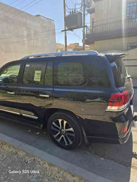 موديل ٢٠١٩. نظيفة جداً  اللون أسود  رقم أربيل 

عداد المسافة :١٢٠ الف كيلو متر حقيقي قابل للزيادة 

فول مواصفات 1/1 

مكان السيارة كربلاء المقدسة 

المواصفات 

1- فتحة سقف

2- خمس بصمات 

3- كراسي كهرباء ٣دكم

4- كشنات جلد

5 - ثلات شاشات 

6- دفع رباعي 

7- جنطة كهرباء ( جكات )

8 - تحكم ستيرن جهتين

9 - مري شفط  وقلاب مع الرجوع 

10 - تشغيل عن بعد 

11 - اشاير ترحيب

12 - مرآة داخلية أوتو دم

13 - حساسات امامي وخلفي 

14 - شاحن لاسلكي( واير ليس ) 

15 -  8 ايرباك 

16 - دبل ماوس 

17 -  كاميرا خلفية 

18 - طفاية 

19 - ثلاجة 

20 - لايت أوتو زنون كشافات

21 - كروز مثبت سرعة 

22 - تحكم كهربائي بلمري 

23 - ويل كب كروم حجم 20

24 -حجم المحرك: 6 سلندر

25 - نظام EST 2nd

26 - نظام ABS

27 - زراكات لايت

28- تحكم الجام كل الأبواب أوتو 

29-دوسات ليزريه علامة لاندكروز :

السياره احله من الصور بالحقيقه 

ملاحظة // السيارة كفالة عامة من جميع النواحي 

وشرط  الفحص ما عدا بارد صغير في الجاملغ الامامي ✅  

جديدة بمعنى الكلمه شرط تراي زيرو  تخم تاير حدادية تبريد جاهزة من كلشي مابيها اي نقص وبالعافية ع تكون من نصيبه 🔥 

🟩 السعر المطلوب ( ٥٤٠ $ )  🔐                  

لاستفسار الاتصال ع الرقم *********** 📲📲
