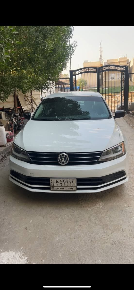 السلام عليكم 
جيتا للبيع مواصفات S. محرك 1400 توربو ماشيه 63 الف ميل حادث خلفي رقم بغداد 
للاستفسار 
***********
