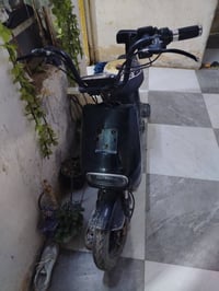 دراجة كهربائية • تحتاج شاحن • تحتاج صيانة